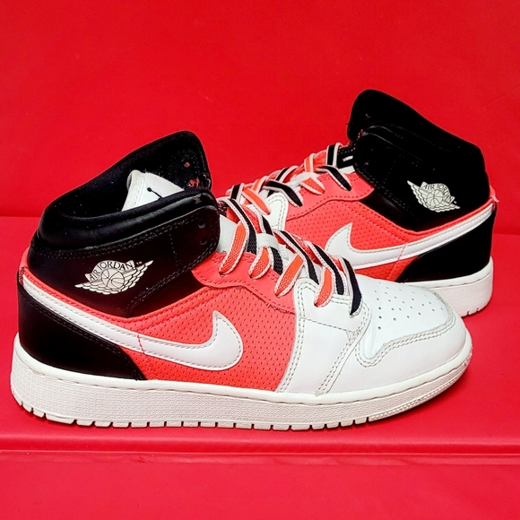 Jordan 1 Mid Black Infrared GS Shoes #FB4417-016 size 5Y Big Boys / Women's 6.5 - Picture 9 of 12